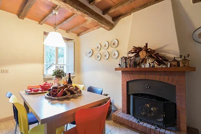 Casa toscana costruita sulla collina