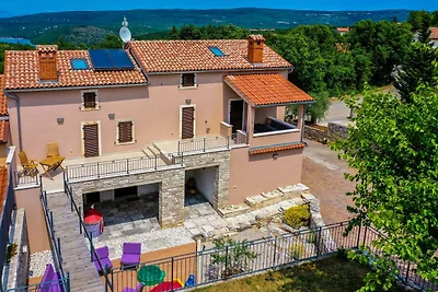 Villa tranquilla a Rakalj con piscina