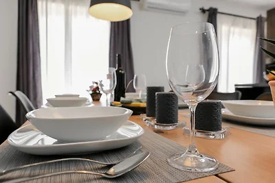 Apartments Martić - Three Bedroom Apartment w...
