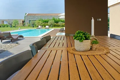 Villa in Brtonigla mit Schwimmbecken