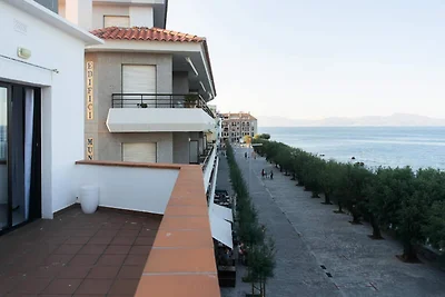 Ferienwohnung in L'Escala mit Meerblick