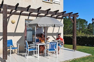 Wohnung in Salavas mit Balkon oder Terrasse