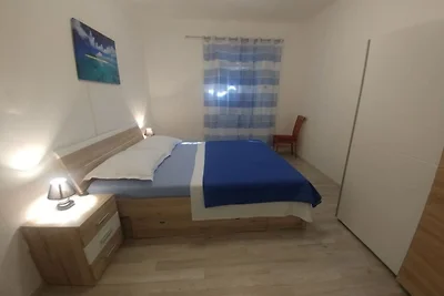 Four Bedroom Holiday Home With Terrace & Sea...