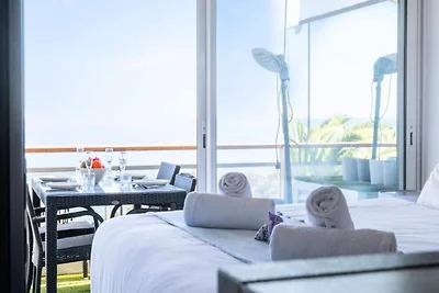 Apartment in Golfe-Juan mit Meerblick