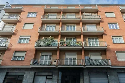 Wohnung in Torino mit Balkon und Parken