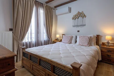 Bella casa vacanze a Charaki vicino alla...