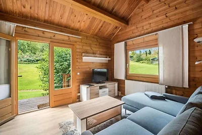 Finnische Blockhausstilhäuser am Hotel