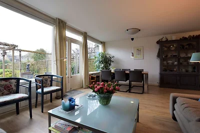 Vakantiehuis in Voorburg met terras