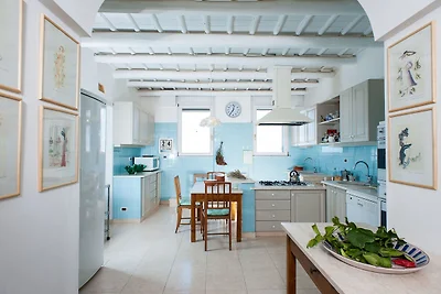 Moderna villa a Paceco con piscina privata