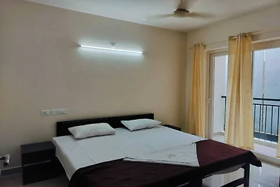 Hotel O Kazhakuttam Railway Station