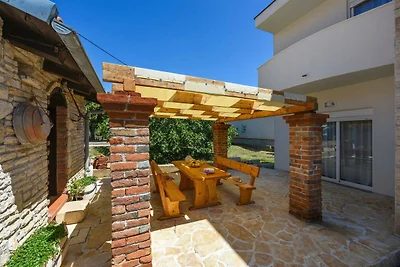 Villa mit Meerblick in Strandnähe in...