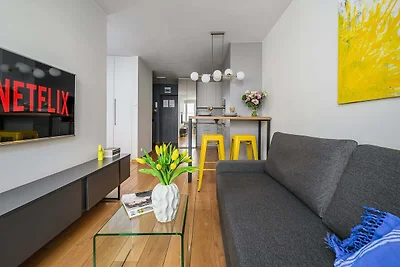 Riverside Flat near Center