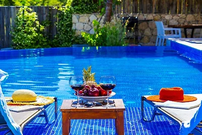 Villa in Kalkan mit Schwimmbecken