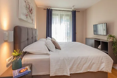 Apartment Floramye - Three Bedroom Apartment ...
