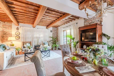 Villa in Lucca met wijngaard en uitzicht