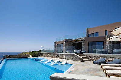 Seafront luxury villa,infinity pool & devine...