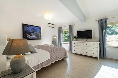 Ruhiger Rückzugsort mit Meerblick auf Insel...