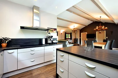 Luxuriöses Chalet in Beauraing mit Sauna