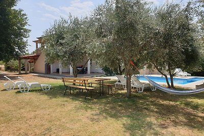 Wohnung in einem Ferienhaus mit privatem Pool