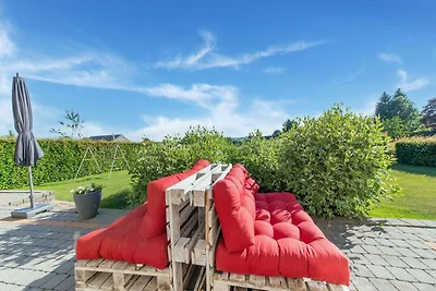 Einladendes Ferienhaus in Robertville mit...