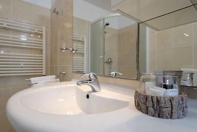 One Bedroom Apartment with Terrace and Sea Vi...