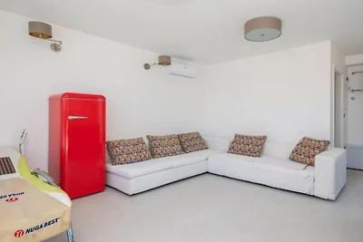 Seafront Six Bedroom Modern Villa with Pool...