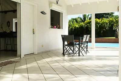 Wohnung nahe Sainte-Anne Strand & Pool