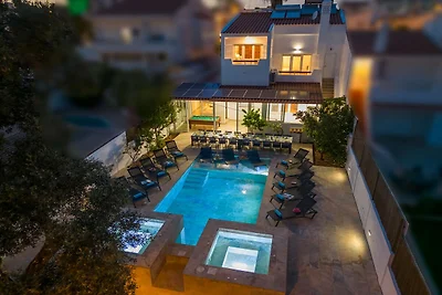 Villa ad Albufeira con giardino