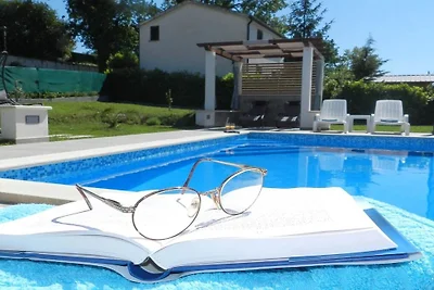 Villa in Brtonigla mit Schwimmbecken