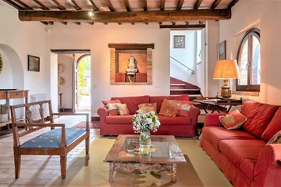 Schöne Villa in San Giovanni del Pantano mit...