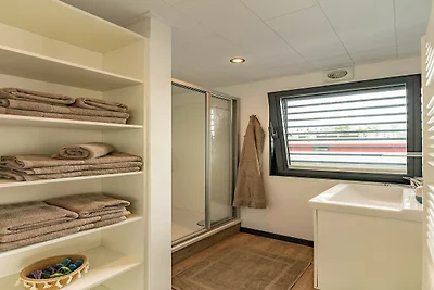 Havel Houseboat Serenity