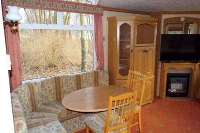 Mobile Home im Ferienpark mit Seezugang