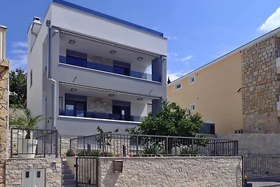 Ferienhaus SOLE in Maslenica mit Pool