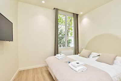 Appartement spacieux -3BR/8P- Moulin Rouge