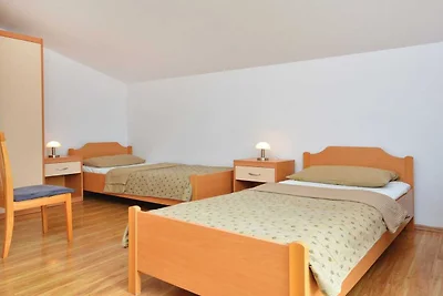 Twin Bedroom with Mountain view (A3)