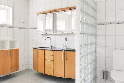 8 Personen Ferienhaus in YNGSJÖ-By Traum