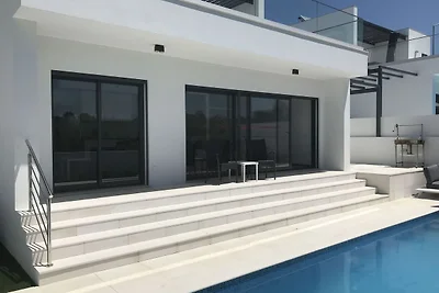 Moderne Villa in Lissabon mit Pool und...