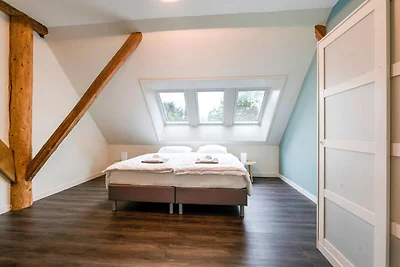 Boerderij in Noardburgum met sauna en hottub