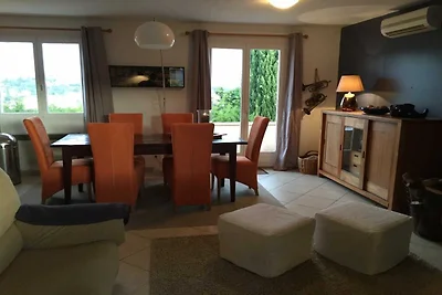 Ruhige Villa mit privatem Pool