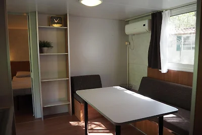 Toskanisches Mobilheim mit Veranda
