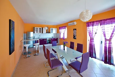 Appartamento moderno a Bibinje con piscina