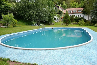 Casa a Bechyně con Piscina e Percorsi