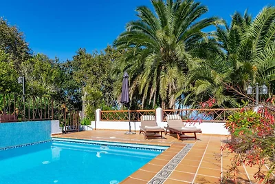 Höhlenhaus-Retreat mit Solarium und Pool