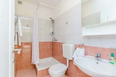Apartment mit 1 Zimmer und Terrasse