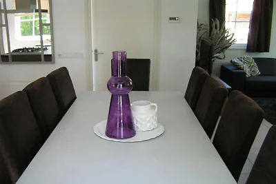 Geräumige Villa in ruhigem Ferienpark