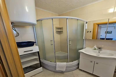 Appartamento con 2 camere da letto a Tribunj