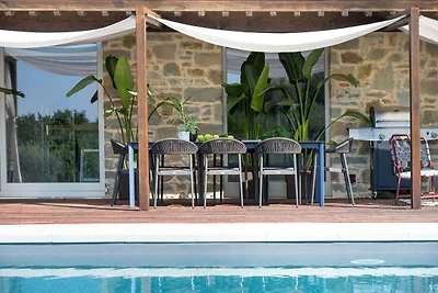 Villa in pietra nei pressi di Cortona