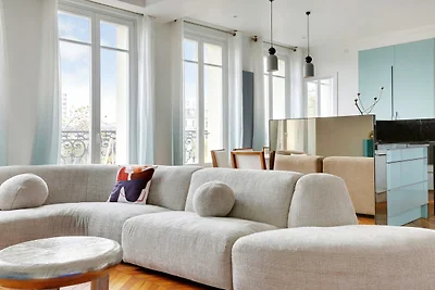 Ruime woning in Parijs-Republique