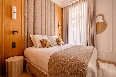 Luxe A/C Apt - 6P/3BDR - Arc de Triomphe