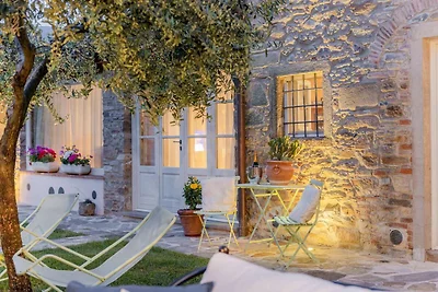 Tradizionale casa colonica in pietra, 8...